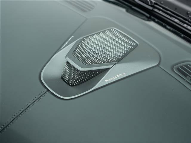 Used 2025 Aston Martin V8 Vantage Coupe image 32