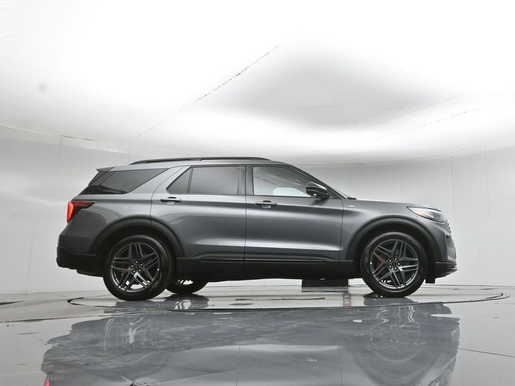 Used 2025 Ford Explorer ST-Line w/ Premium Package image 50