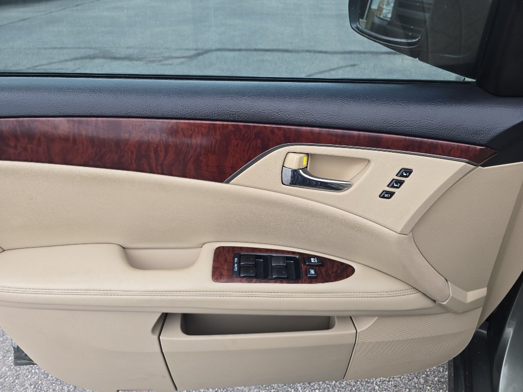Used 2011 Toyota Avalon Limited FWD image 15