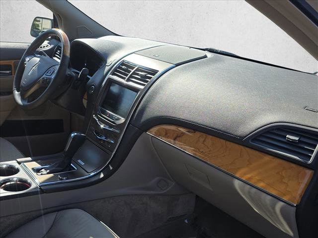 Used 2015 Lincoln MKX FWD w/ Equipment Group 101A image 22