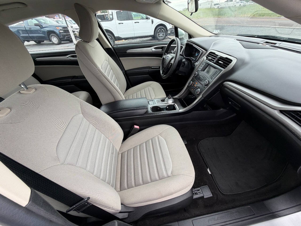 Used 2018 Ford Fusion S FWD image 11