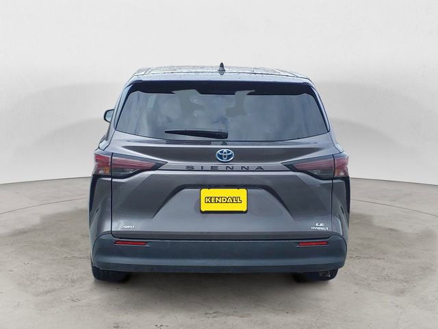 Used 2024 Toyota Sienna LE AWD/4WD image 4