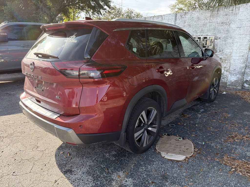Used 2024 Nissan Rogue SL w/ SL Premium Package FWD image 13