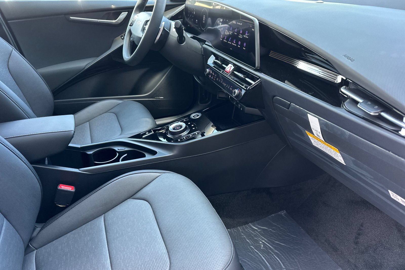 New 2026 Kia Niro Wave FWD image 16