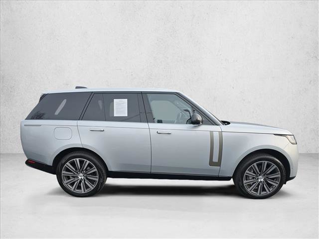 Used 2023 Land Rover Range Rover SE image 4