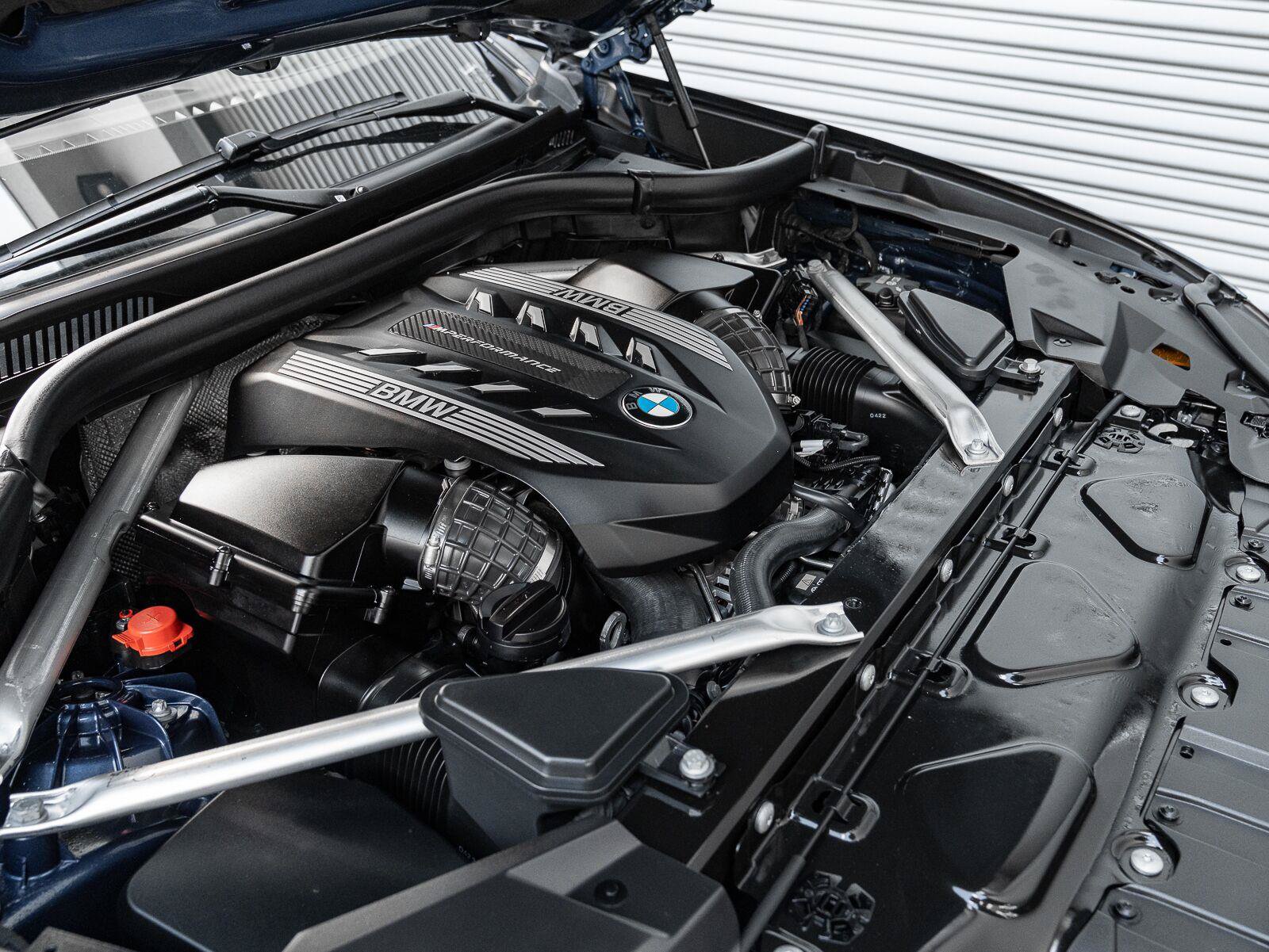 Used 2022 BMW X6 M50i w/ Executive Package AWD/4WD image 31