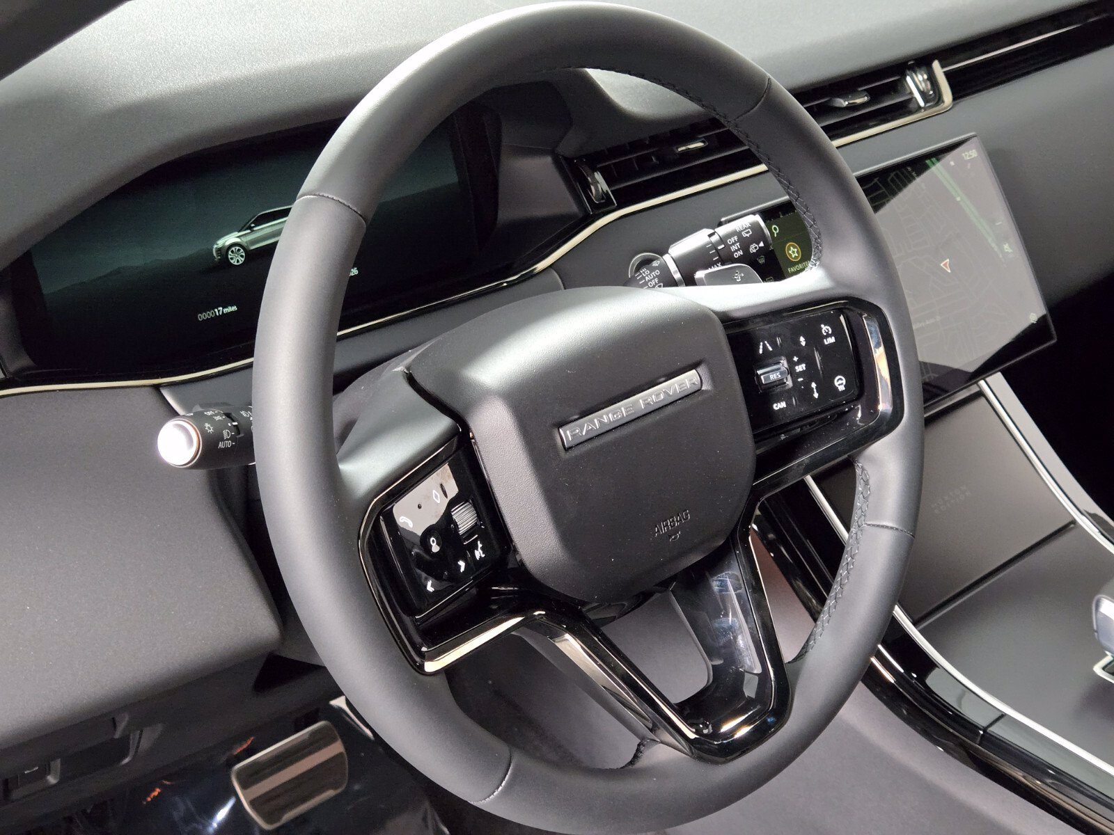 New 2026 Land Rover Range Rover Evoque Hoxton AWD/4WD image 23