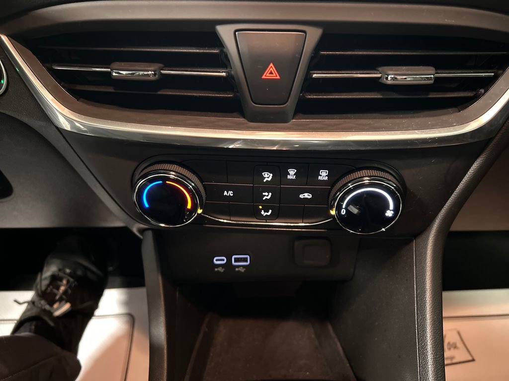 Used 2024 Buick Encore GX Preferred image 19