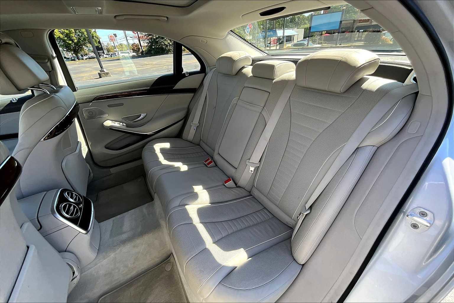 Used 2015 Mercedes-Benz S 550 Sedan image 21