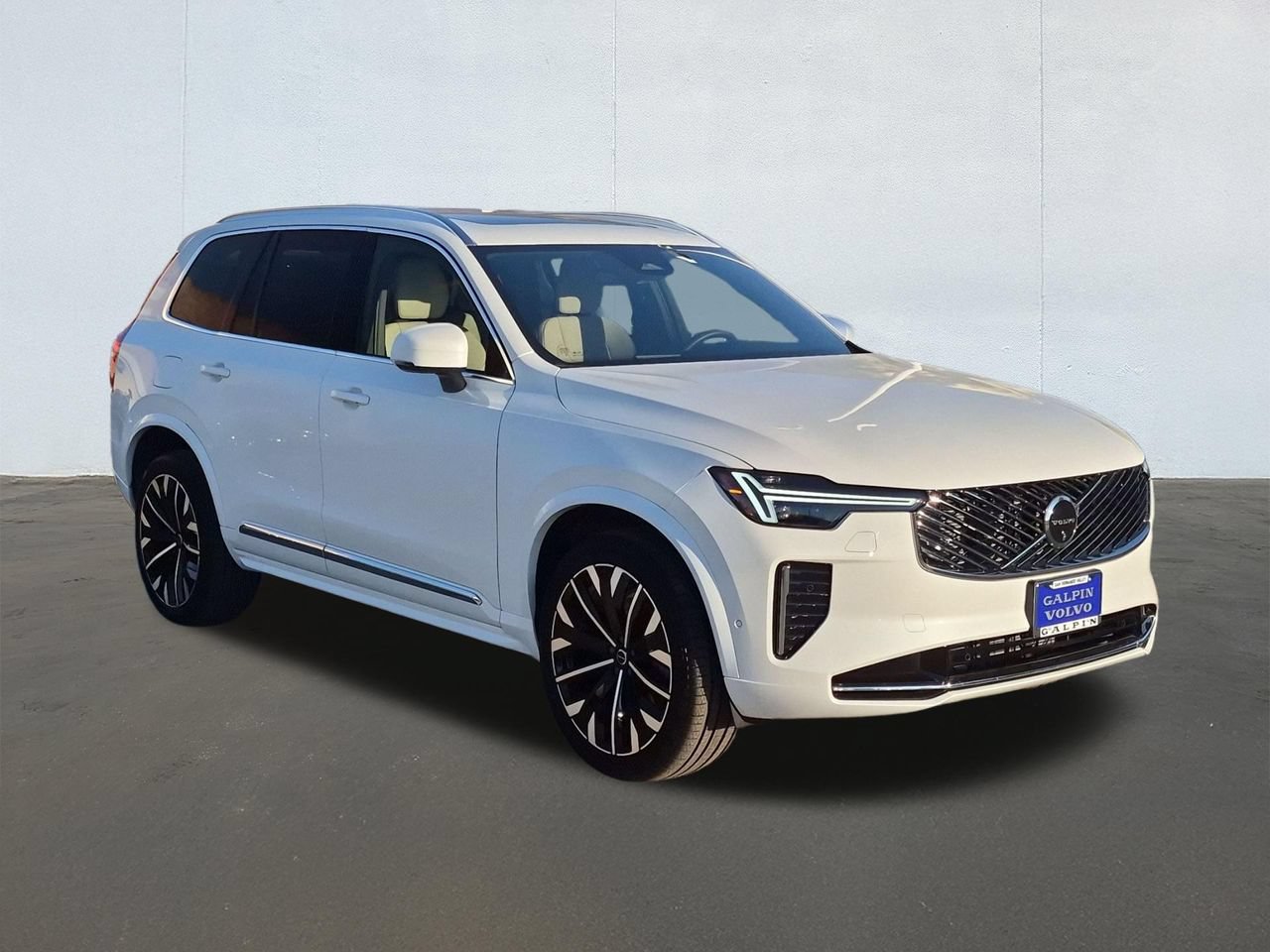 Certified 2026 Volvo XC90 B6 Plus AWD/4WD image 3