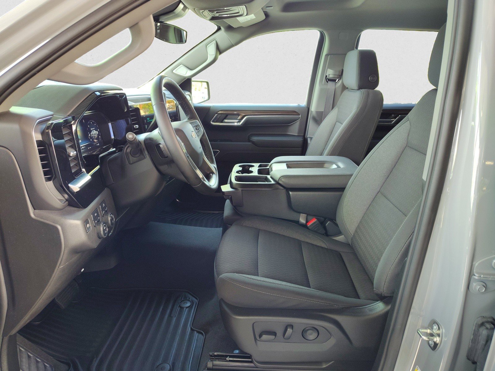 Used 2024 Chevrolet Silverado 1500 LT AWD/4WD image 10