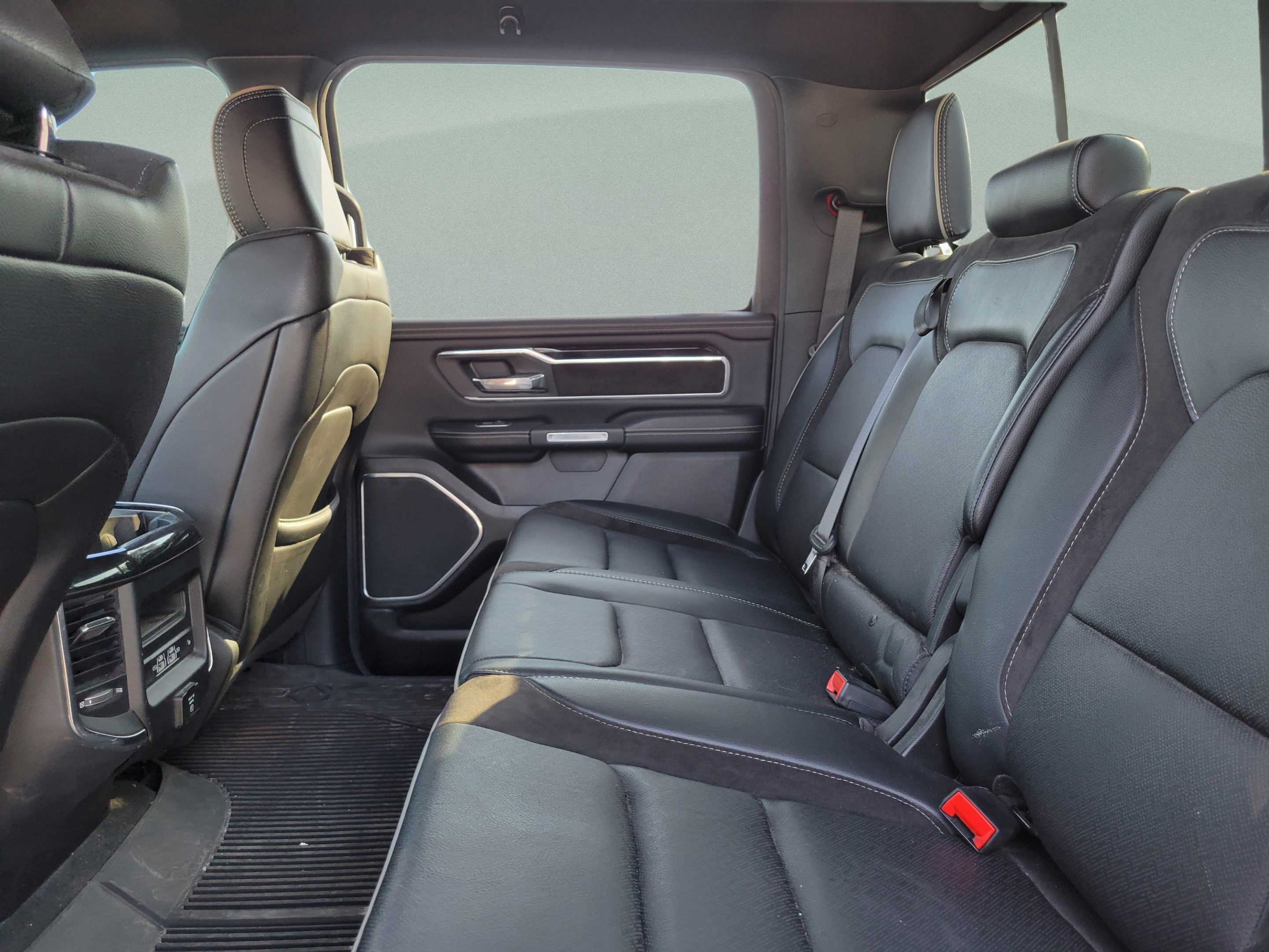 Used 2022 RAM 1500 Laramie RWD image 6