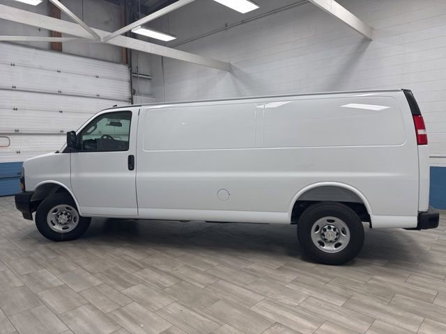 New 2026 Chevrolet Express 3500 Extended w/ Driver Convenience Package RWD image 4