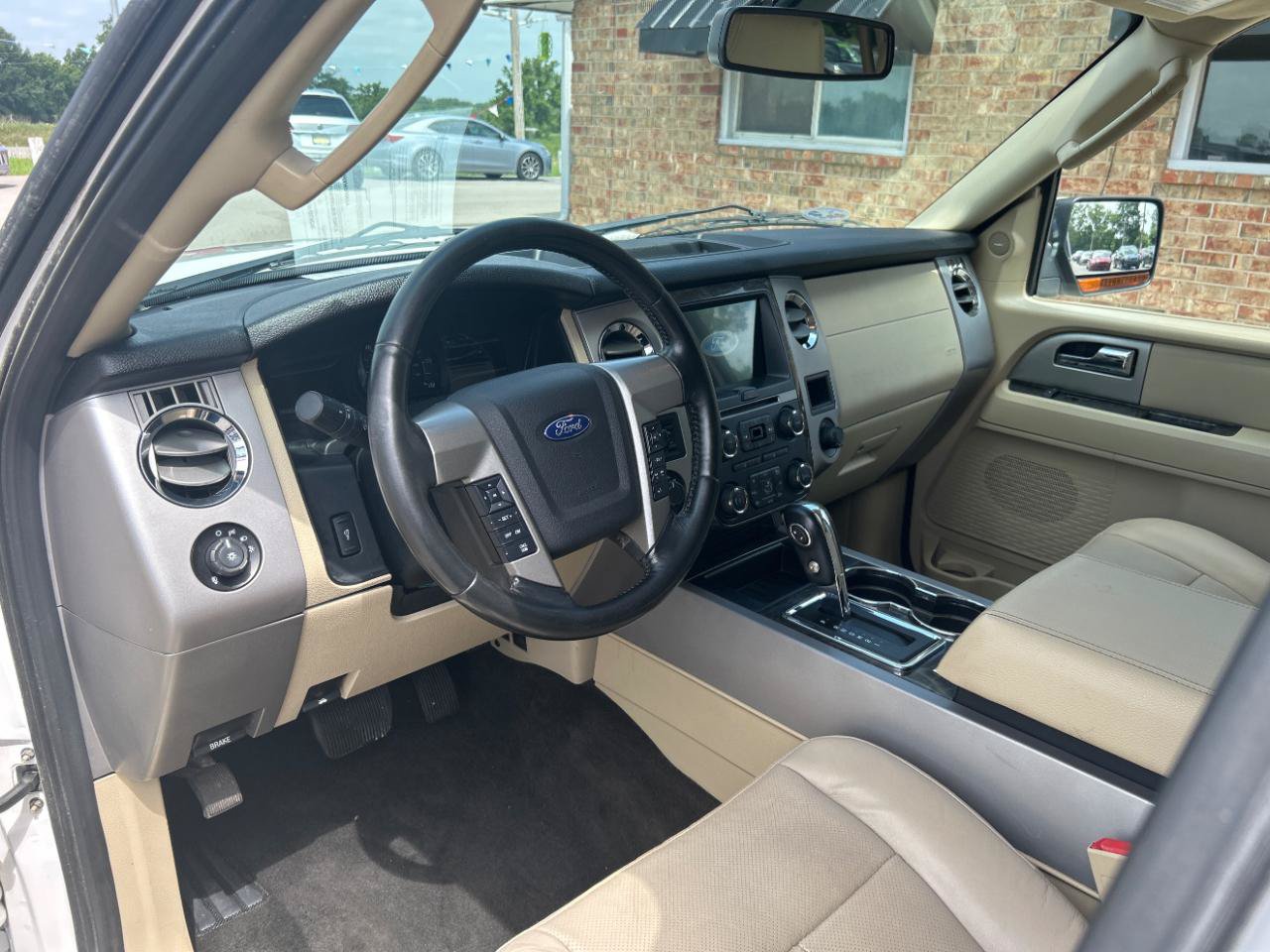 Used 2017 Ford Expedition Limited AWD/4WD image 17