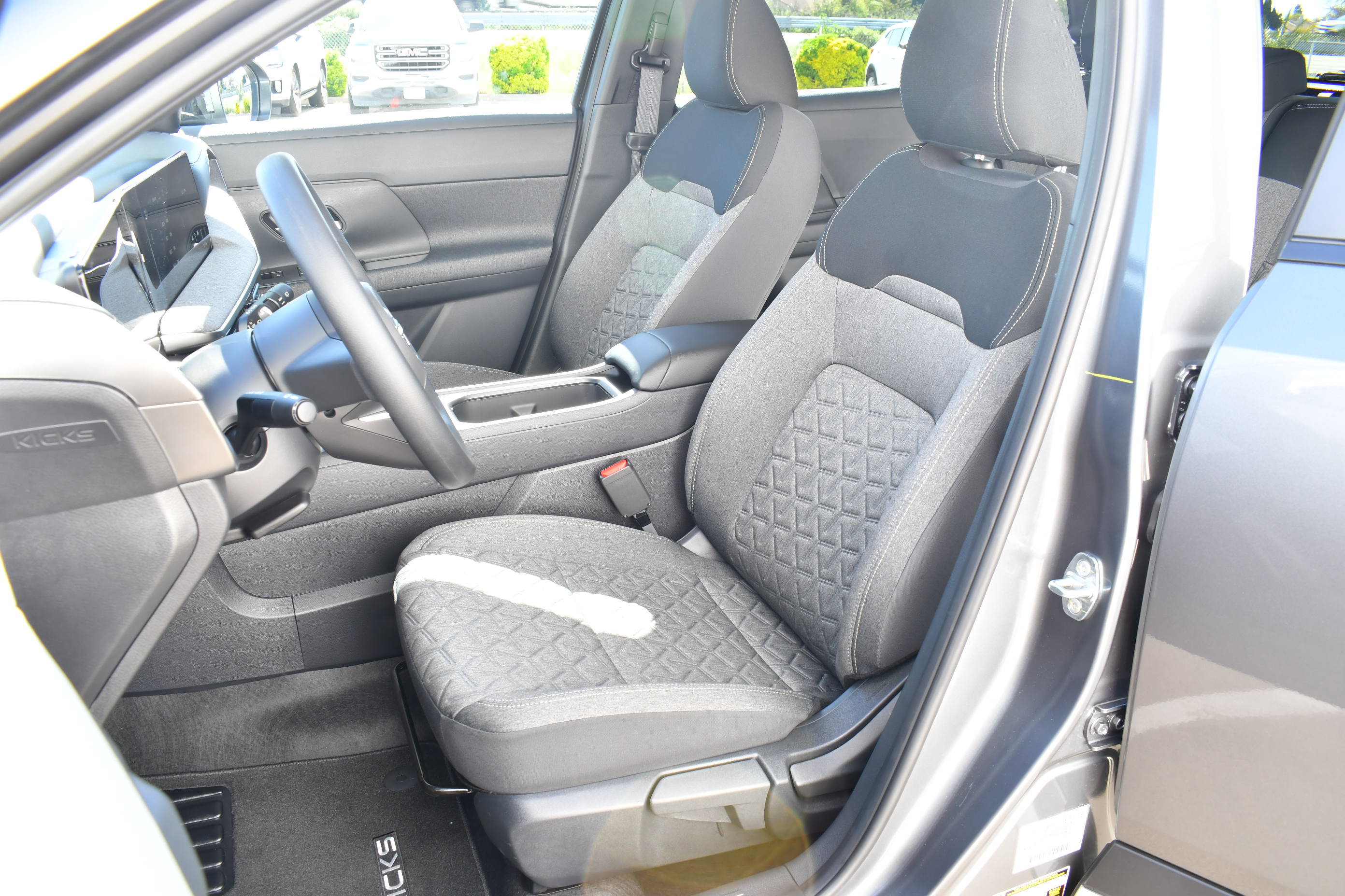 Used 2026 Nissan Kicks SV image 20