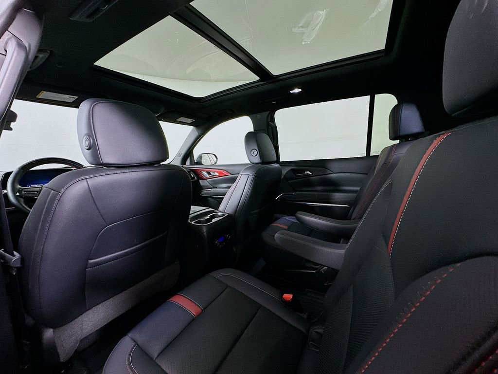 Used 2025 Chevrolet Traverse RS w/ LPO, Cargo Package image 12