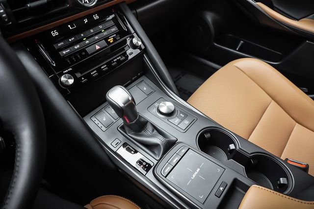 Certified 2025 Lexus IS 300 F Sport image 17