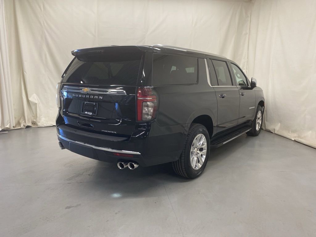 Used 2024 Chevrolet Suburban Premier image 6