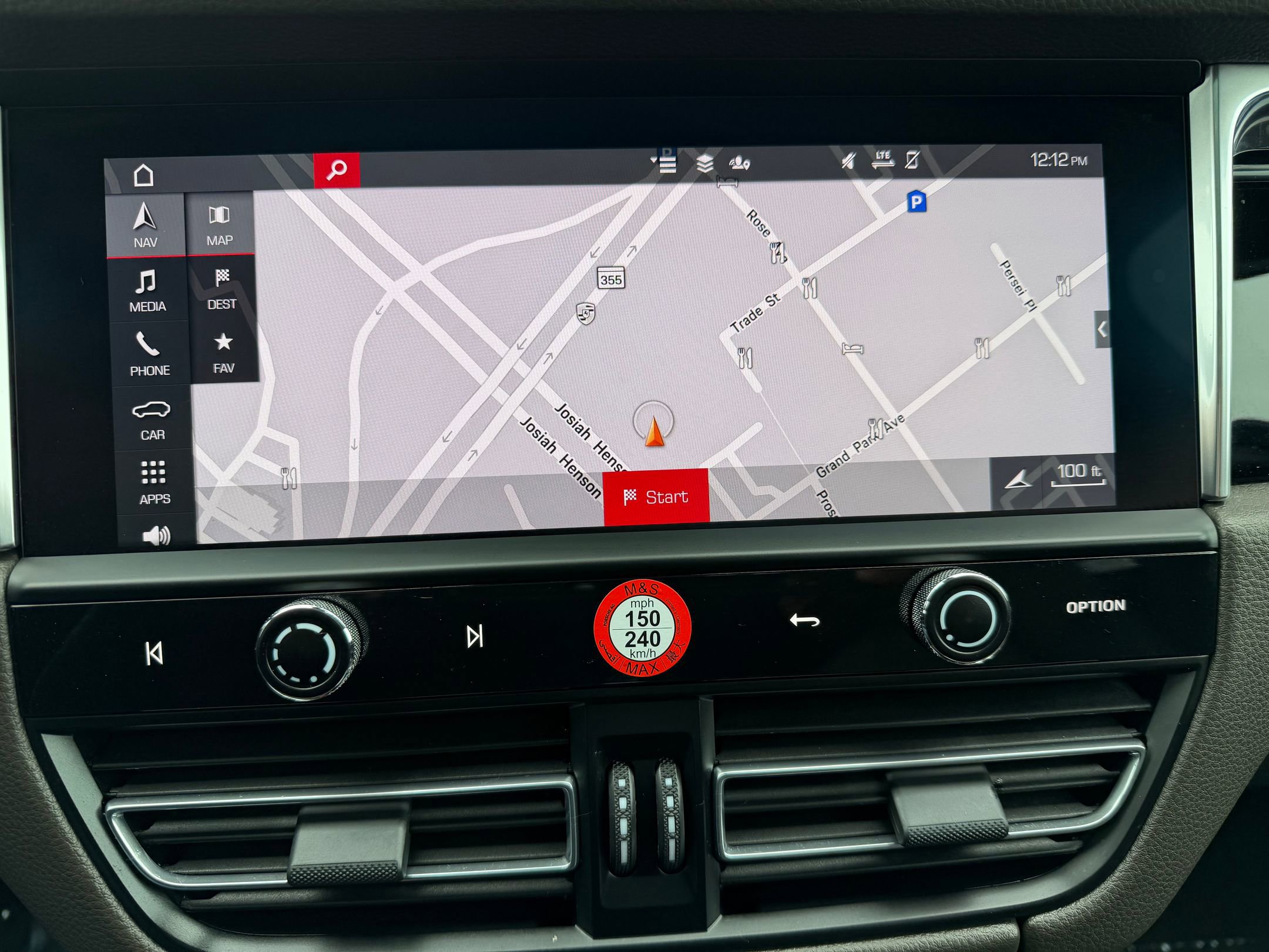 Certified 2023 Porsche Macan image 30