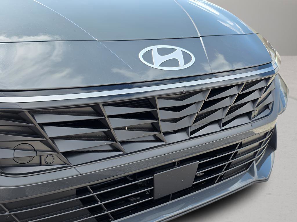 New 2026 Hyundai Elantra SEL Sport image 9