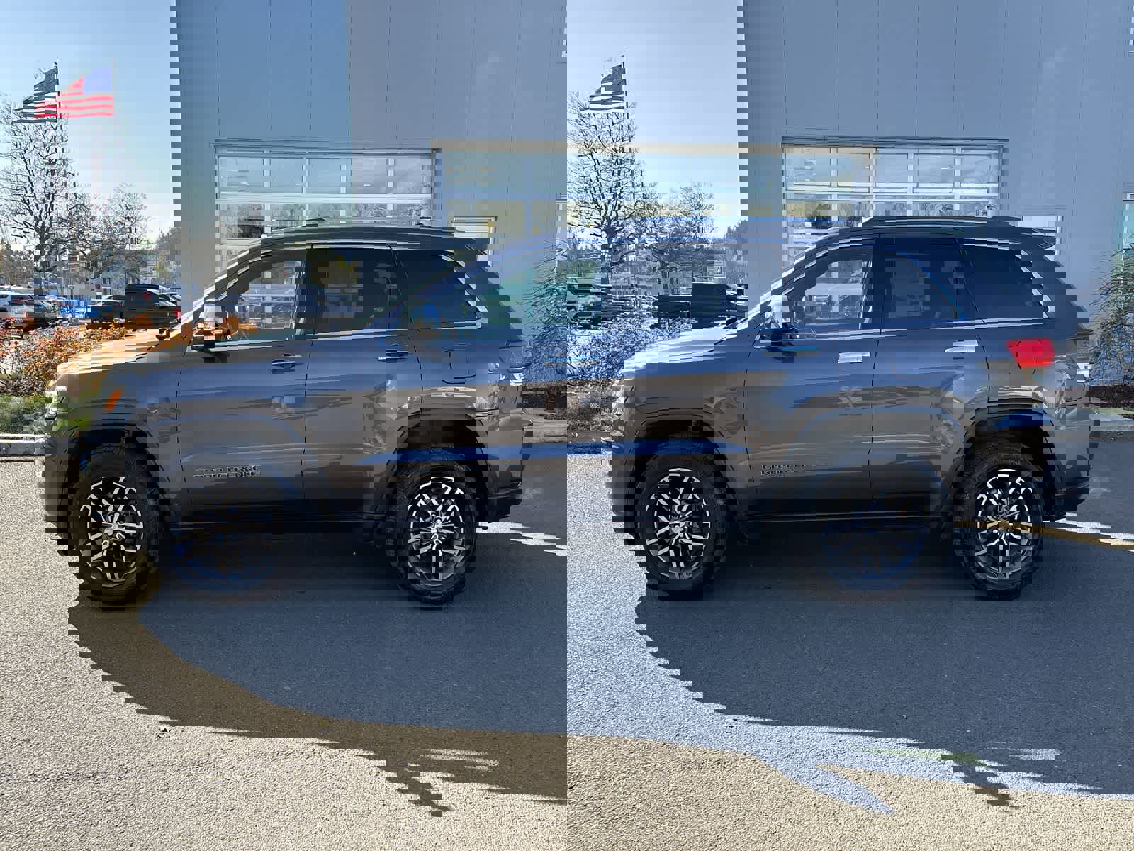 Used 2018 Jeep Grand Cherokee Limited w/ Trailer Tow Group IV image 2