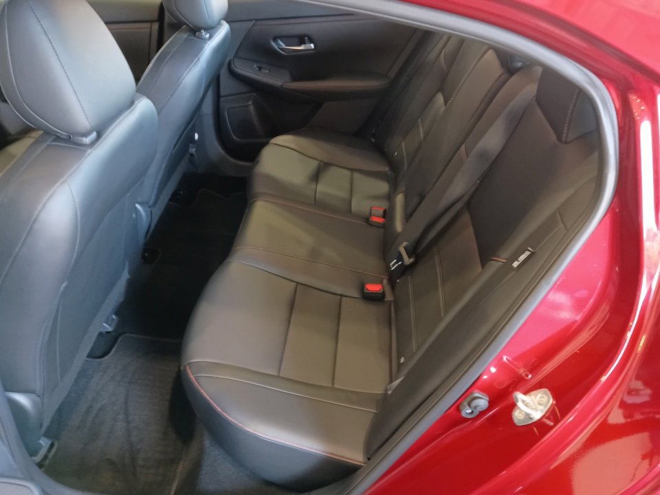 Used 2024 Nissan Sentra SR w/ SR Premium Package FWD image 13