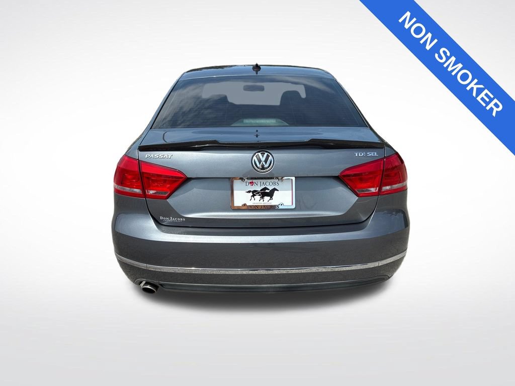 Used 2015 Volkswagen Passat TDI SEL Premium FWD image 4