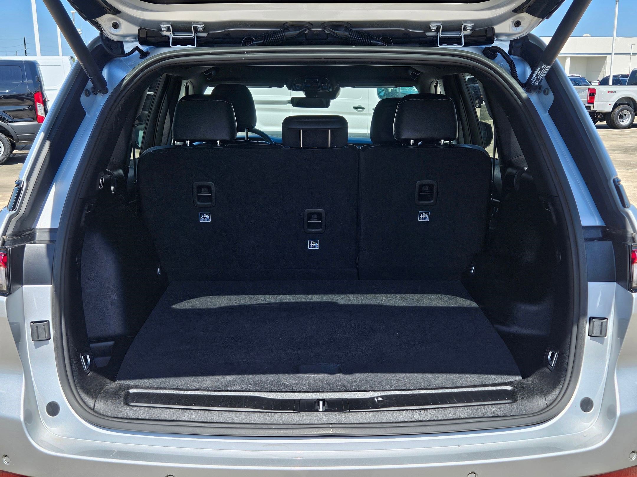 Used 2025 Jeep Grand Cherokee Altitude image 30