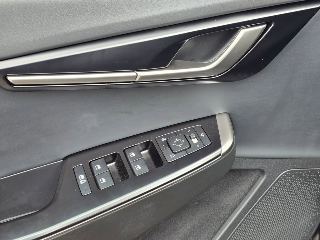 Used 2025 Kia EV6 Light w/ Light LR Technology Package image 22