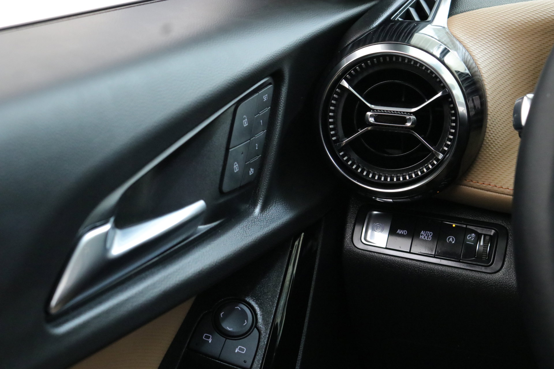 Used 2025 Chevrolet Equinox ACTIV w/ Safety and Technology Package image 15