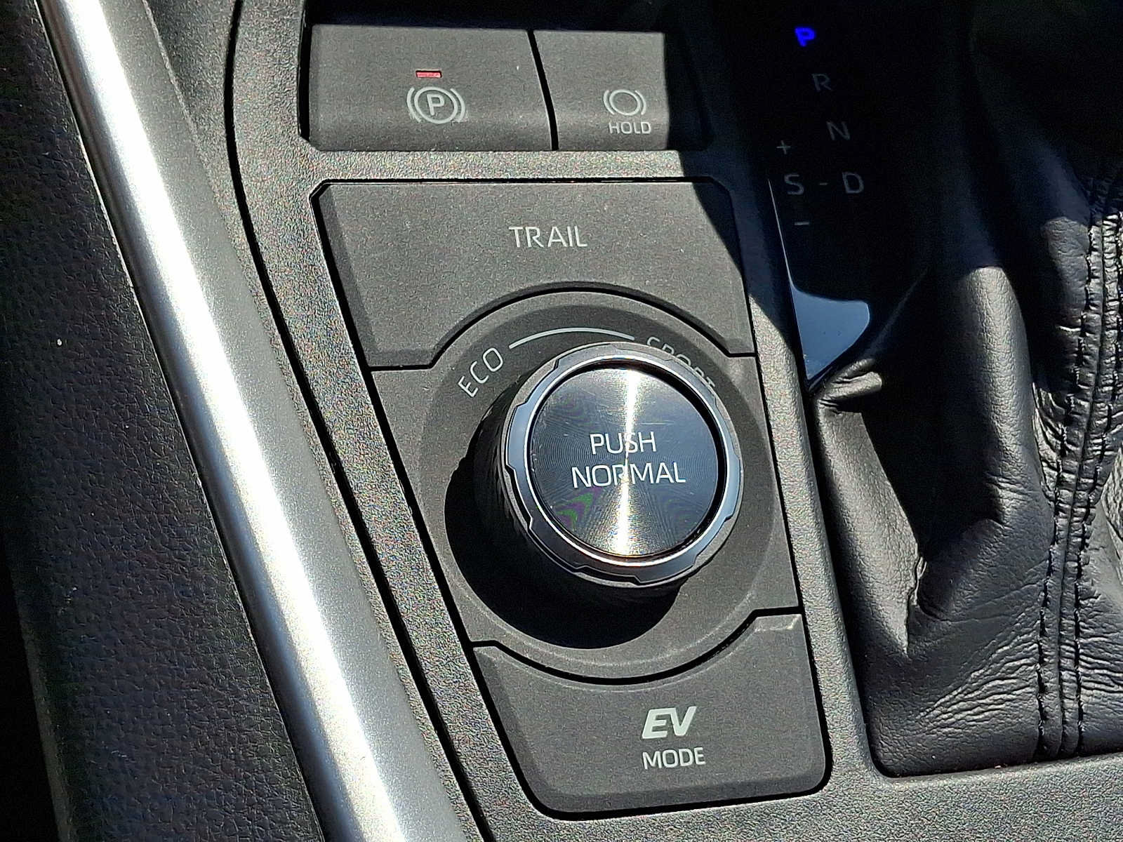 Used 2019 Toyota RAV4 Limited w/ Carpet Mat Package AWD/4WD image 22