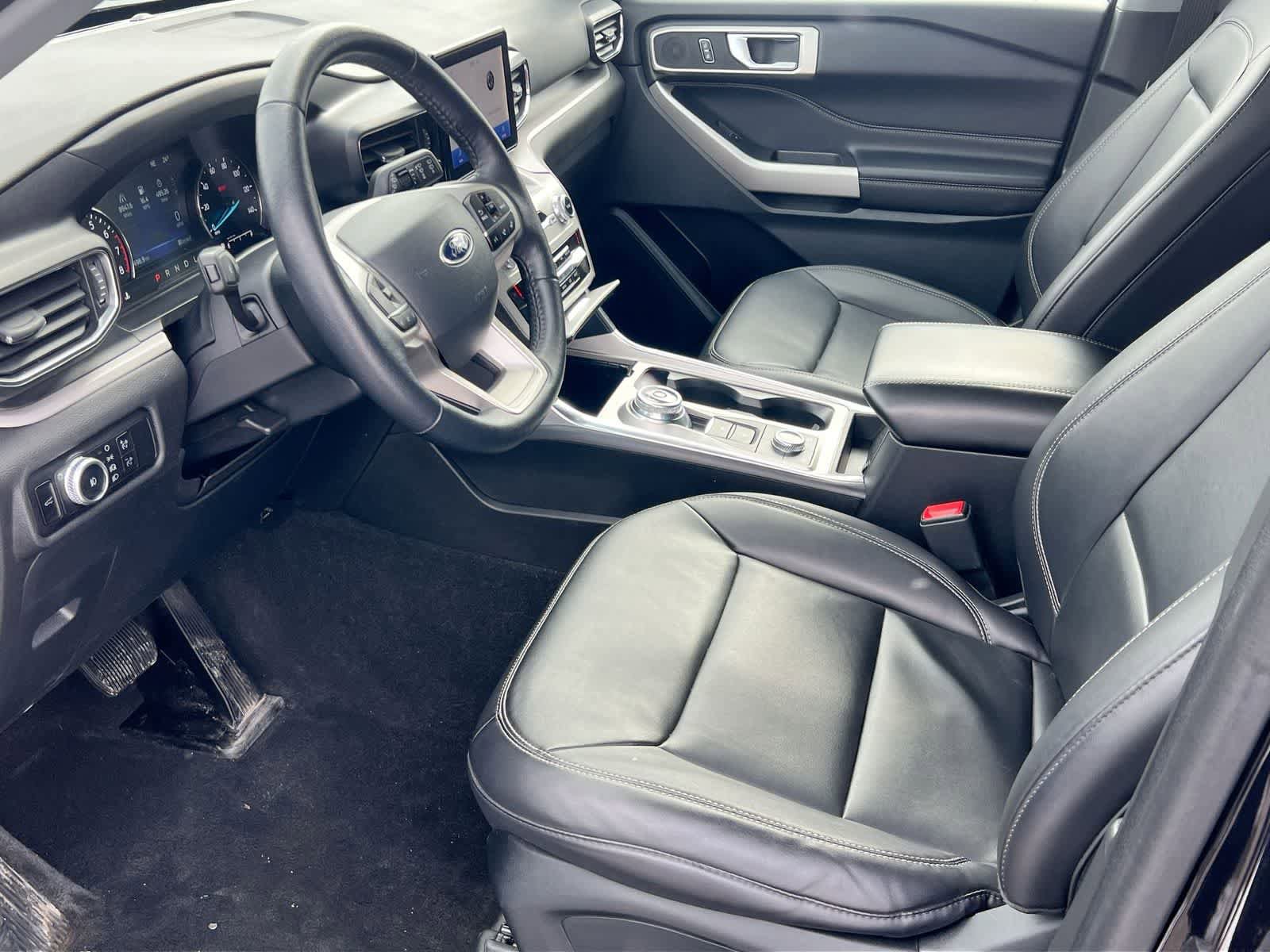 Certified 2023 Ford Explorer XLT w/ Equipment Group 202A image 10