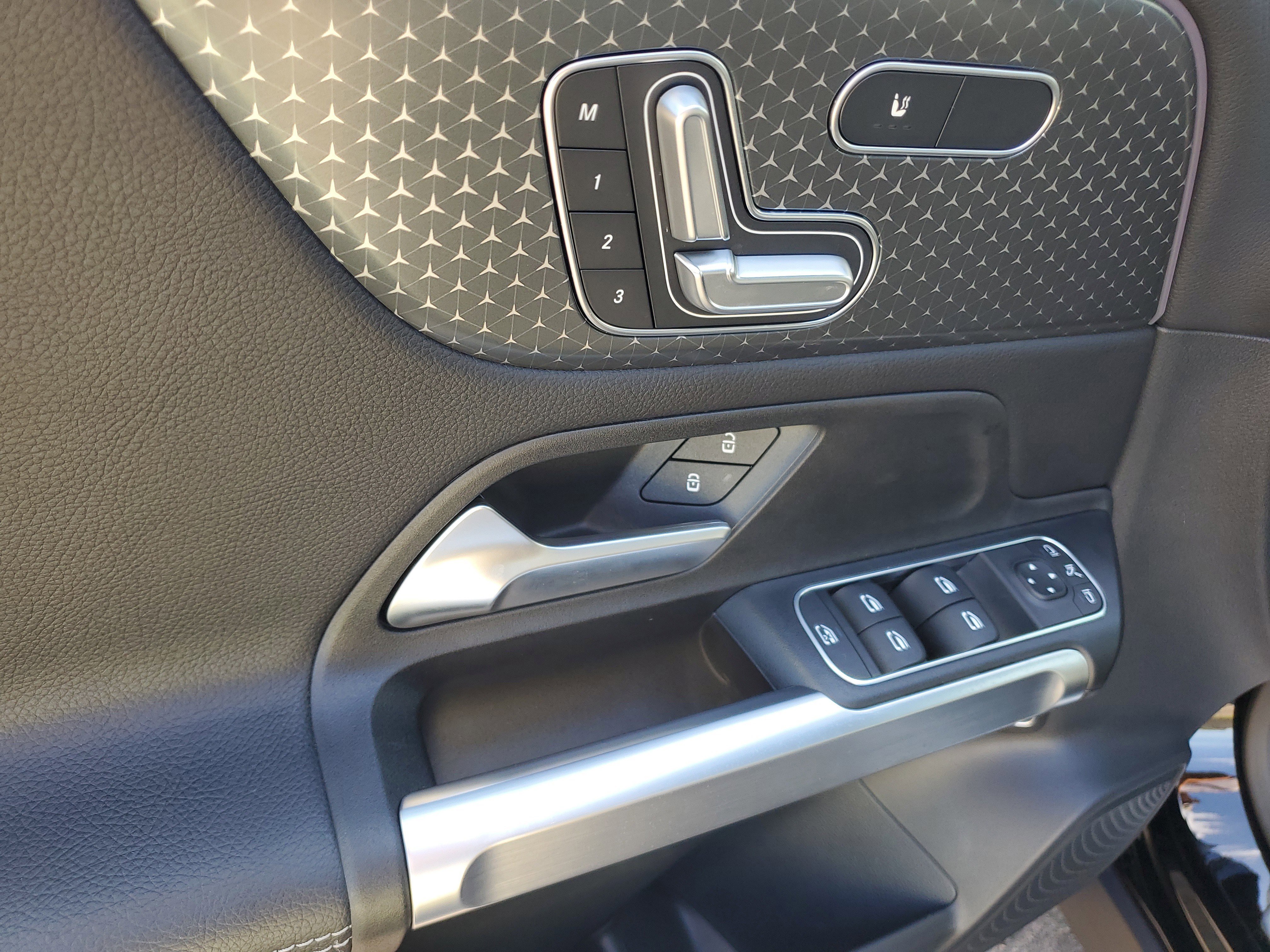 Certified 2025 Mercedes-Benz GLB 250 image 19