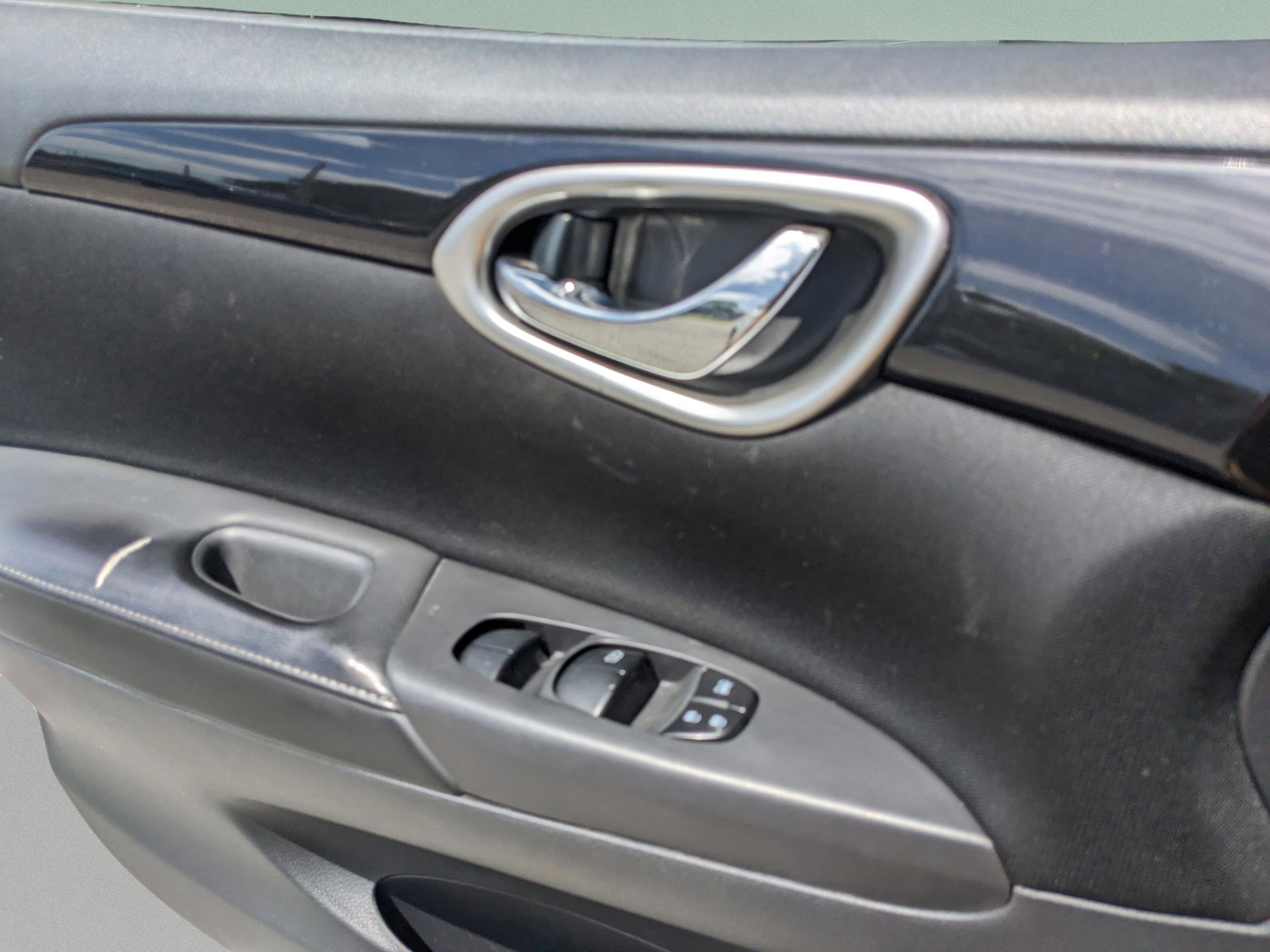 Used 2018 Nissan Sentra SV image 17