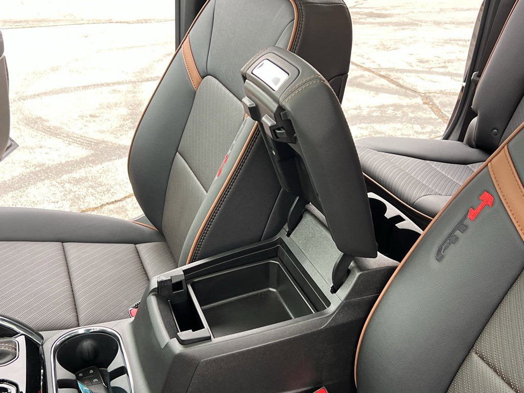 Used 2025 GMC Canyon AT4 w/ Nightfall Edition image 20