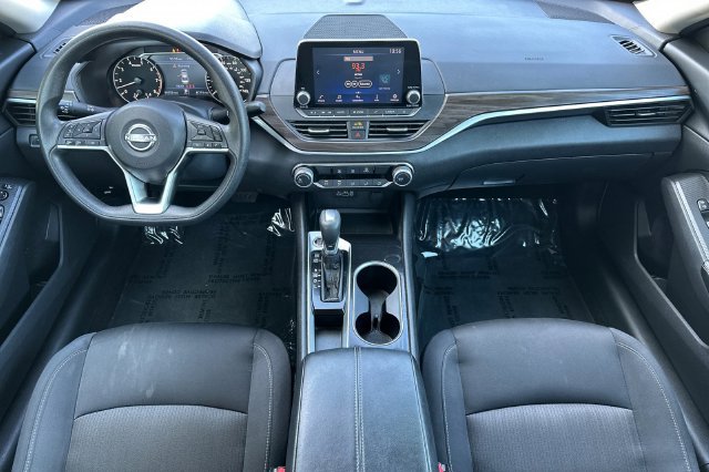 Used 2024 Nissan Altima 2.5 SV FWD image 15