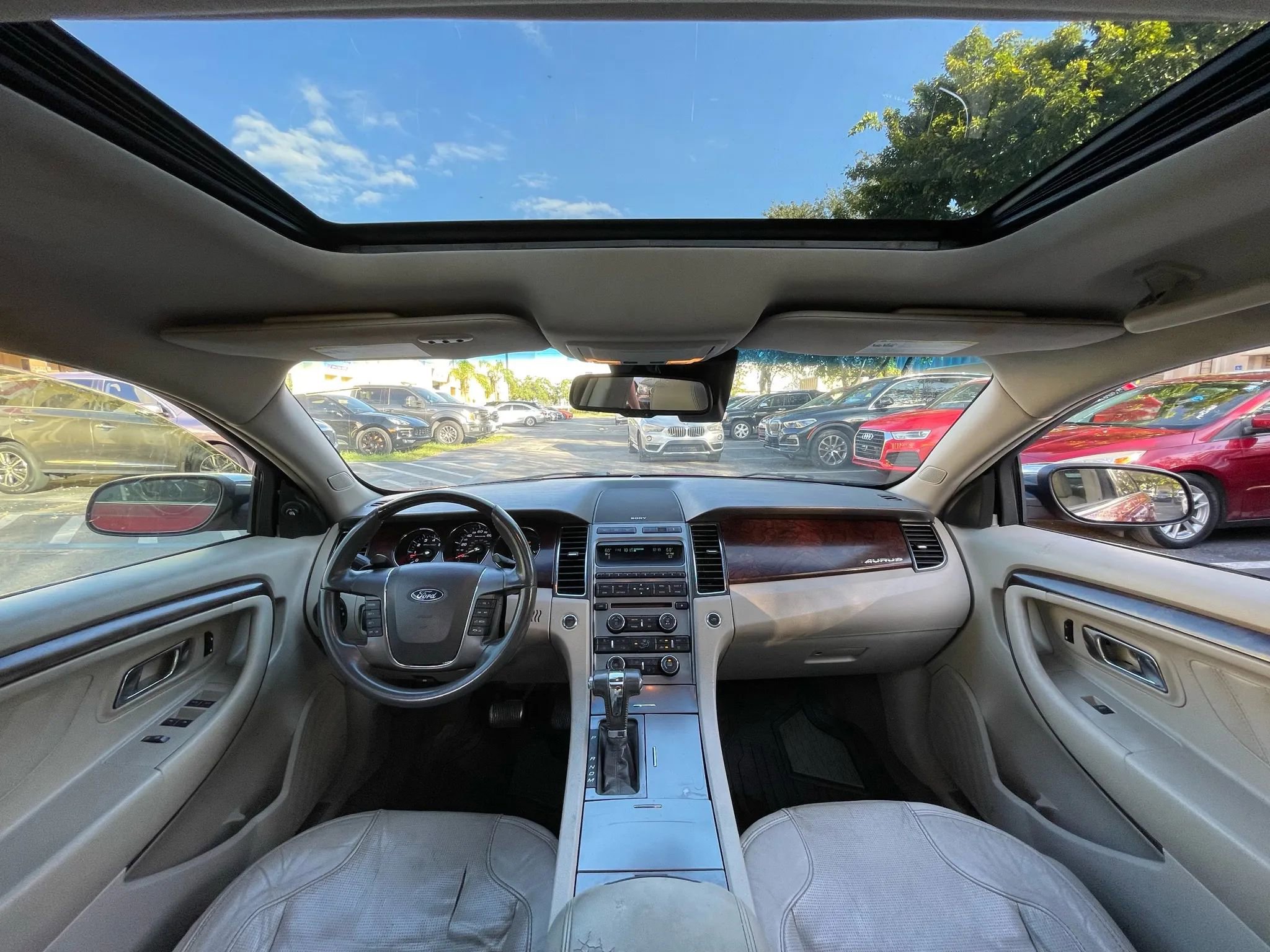 Used 2010 Ford Taurus Limited image 13