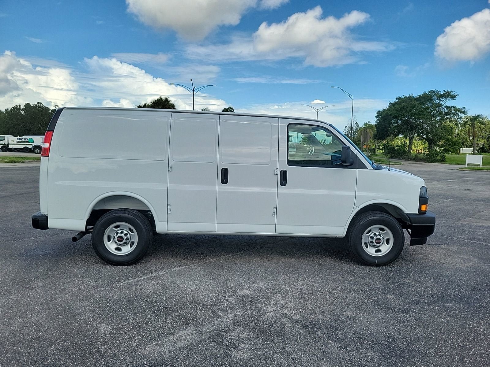 New 2025 GMC Savana 2500 w/ Driver Convenience Package RWD image 4