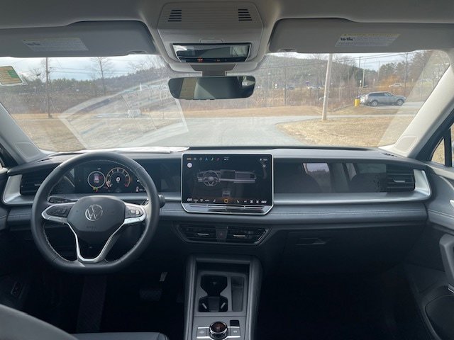 New 2025 Volkswagen Tiguan SE image 11