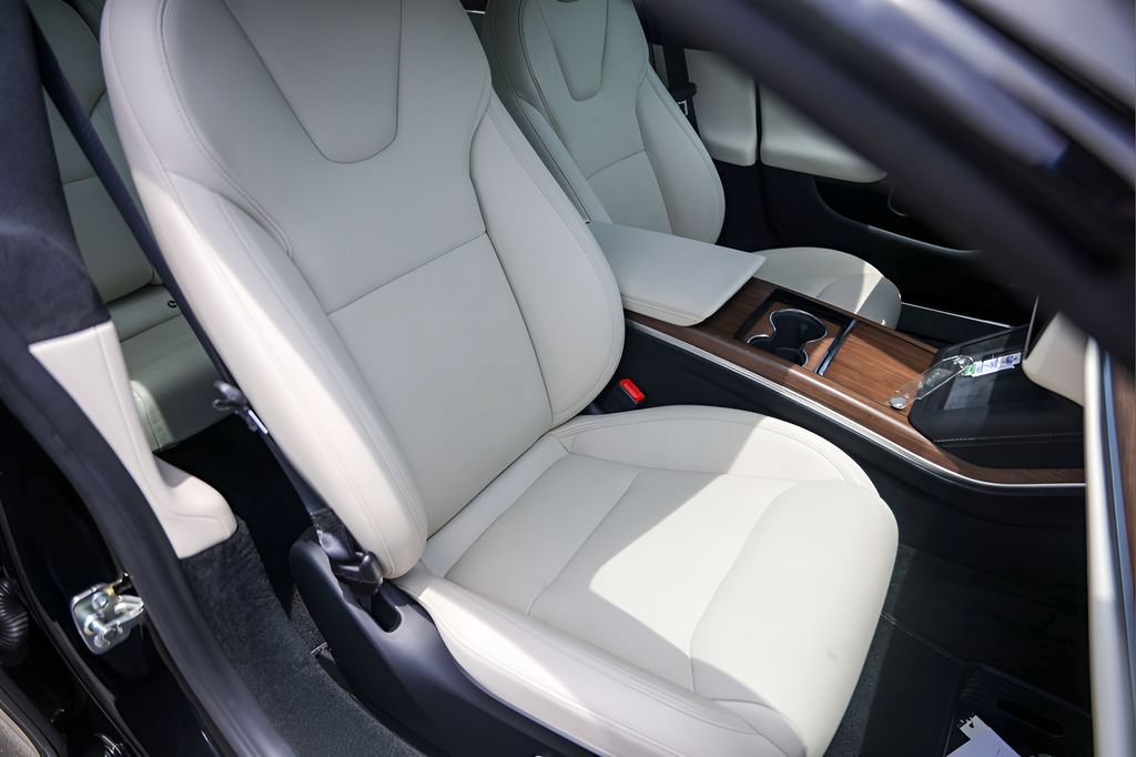 Used 2022 Tesla Model S AWD/4WD image 23