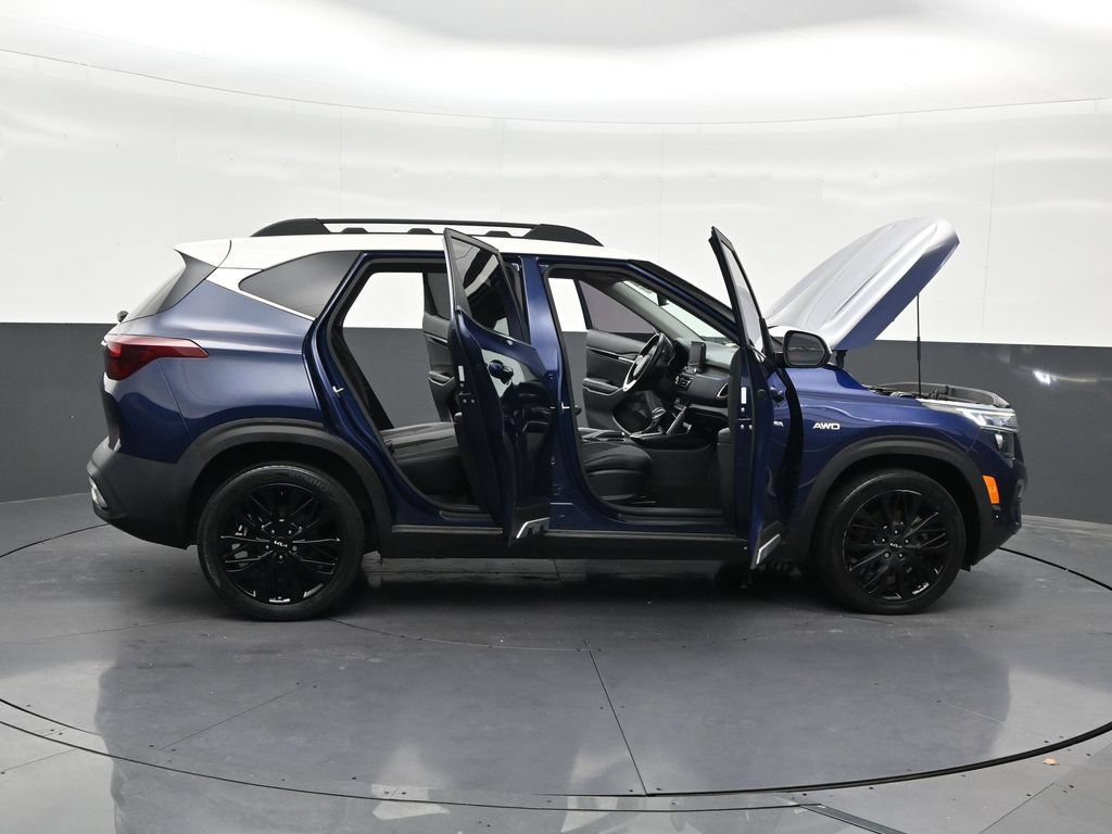 Used 2023 Kia Seltos Nightfall Edition AWD/4WD image 32