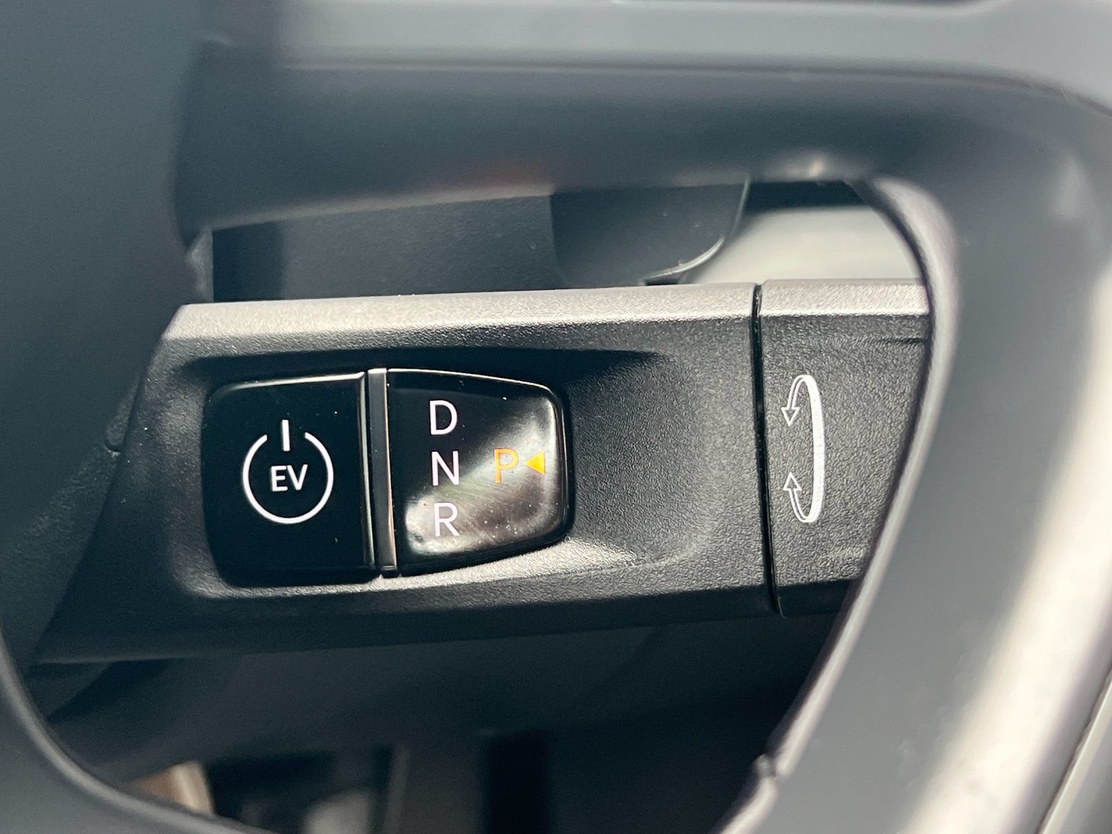 Certified 2024 Kia EV9 Light Long Range RWD image 22