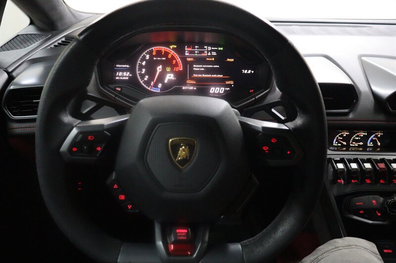 Used 2015 Lamborghini Huracan LP 610-4 AWD/4WD image 9