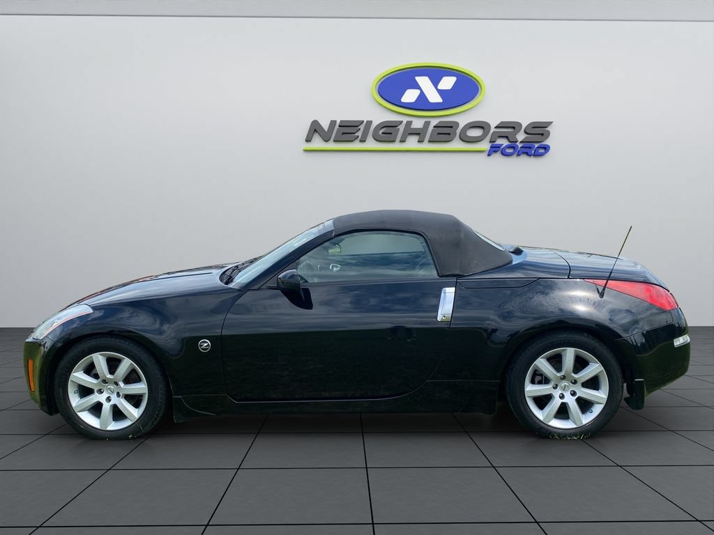 Used 2005 Nissan 350Z Touring RWD image 3