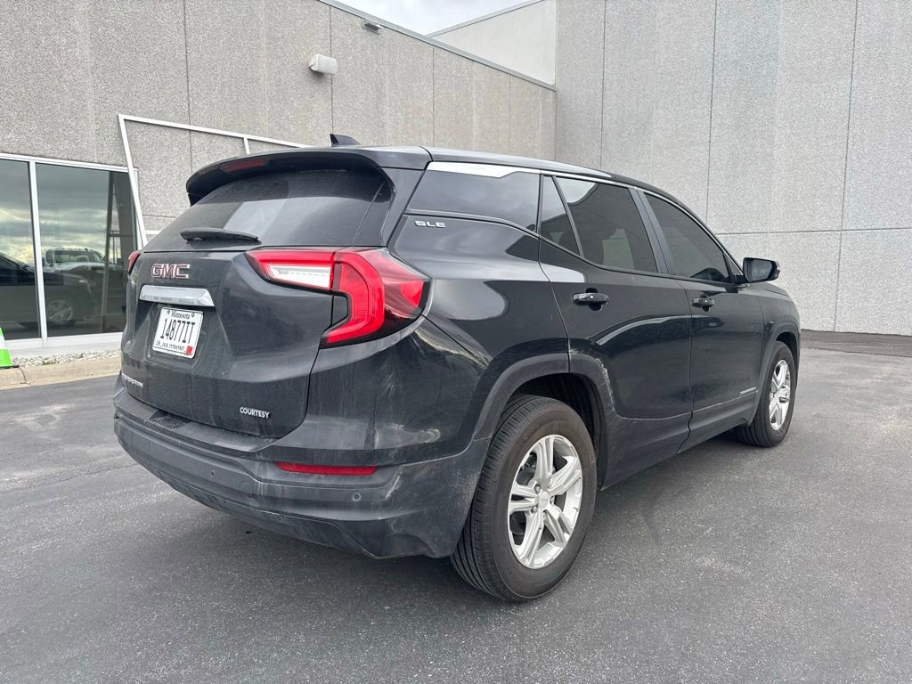 Used 2024 GMC Terrain SLE image 8
