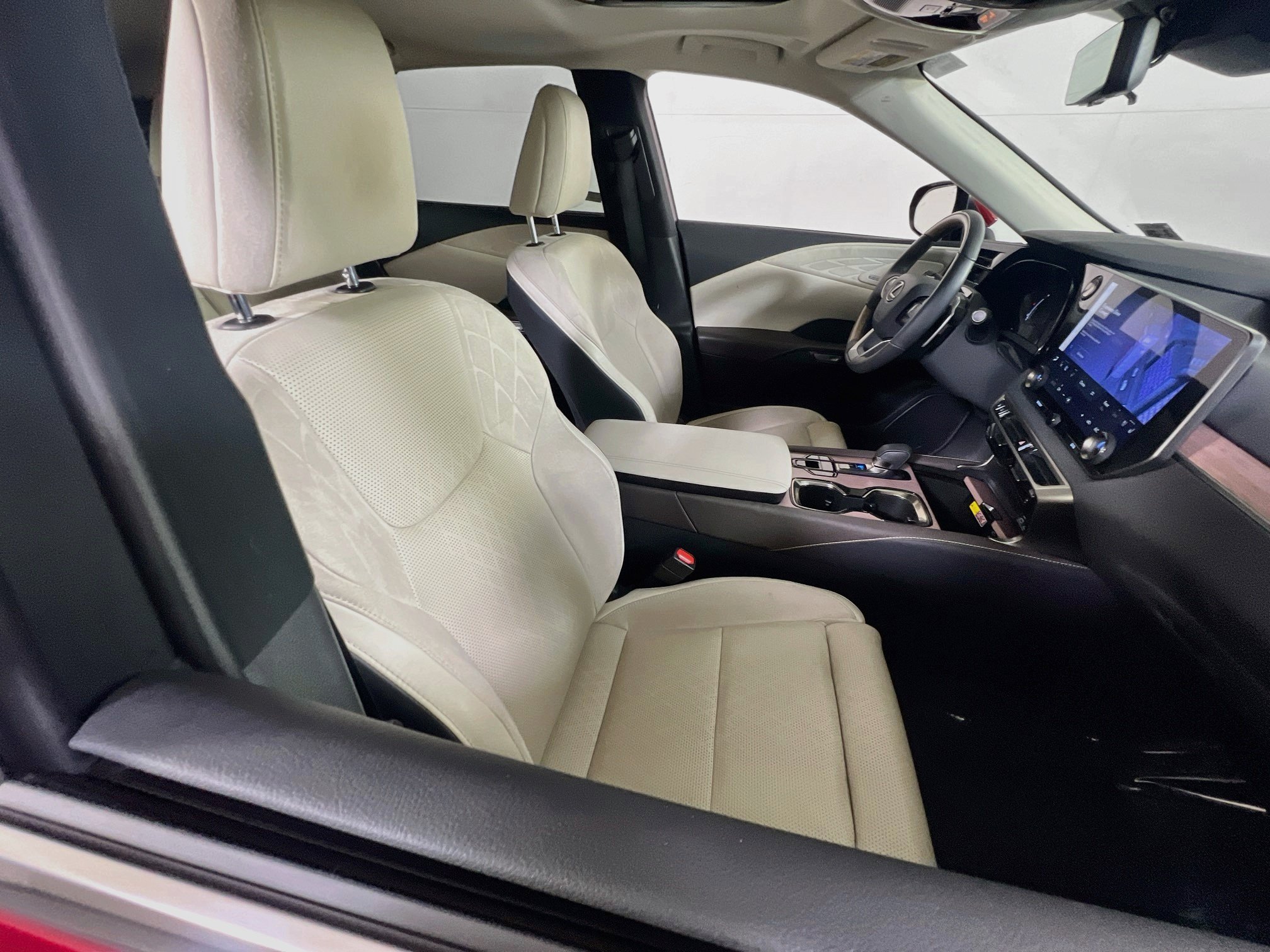 Used 2023 Lexus RX 350 w/ Accessory Package (2T) AWD/4WD image 28