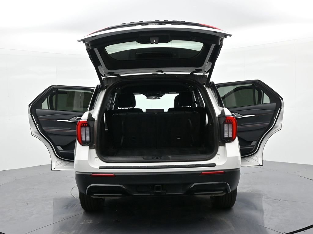 Used 2025 Ford Explorer ST-Line image 28