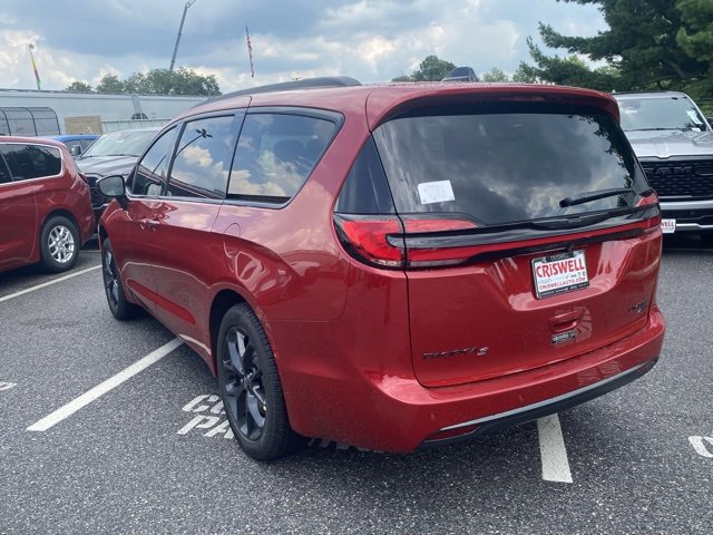 New 2026 Chrysler Pacifica Limited image 5