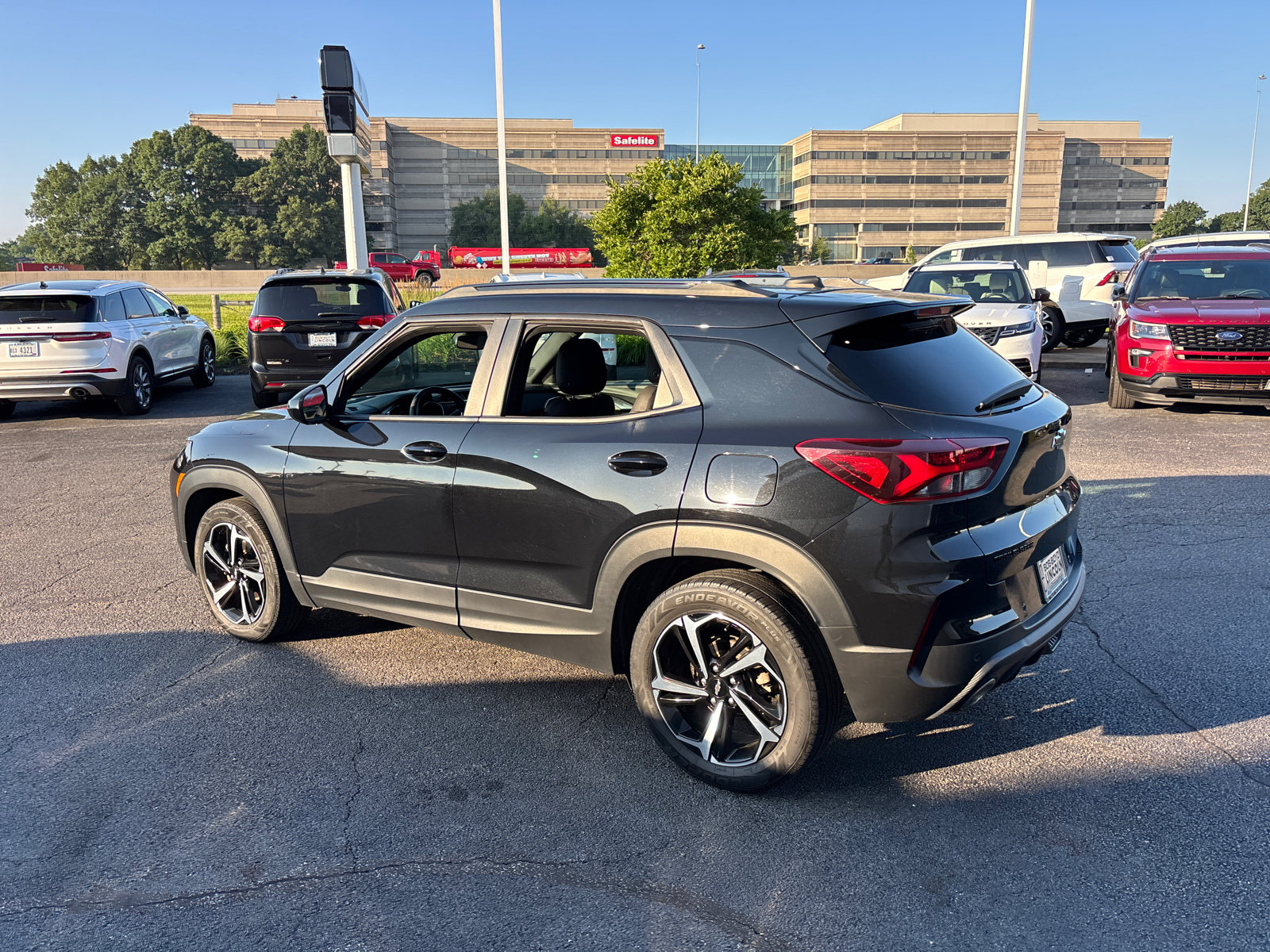 Used 2021 Chevrolet TrailBlazer RS w/ Sun and Liftgate Package FWD image 5