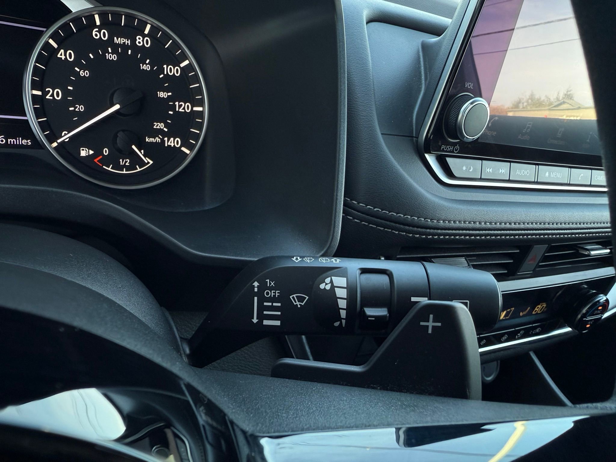 Used 2023 Nissan Rogue SV image 49